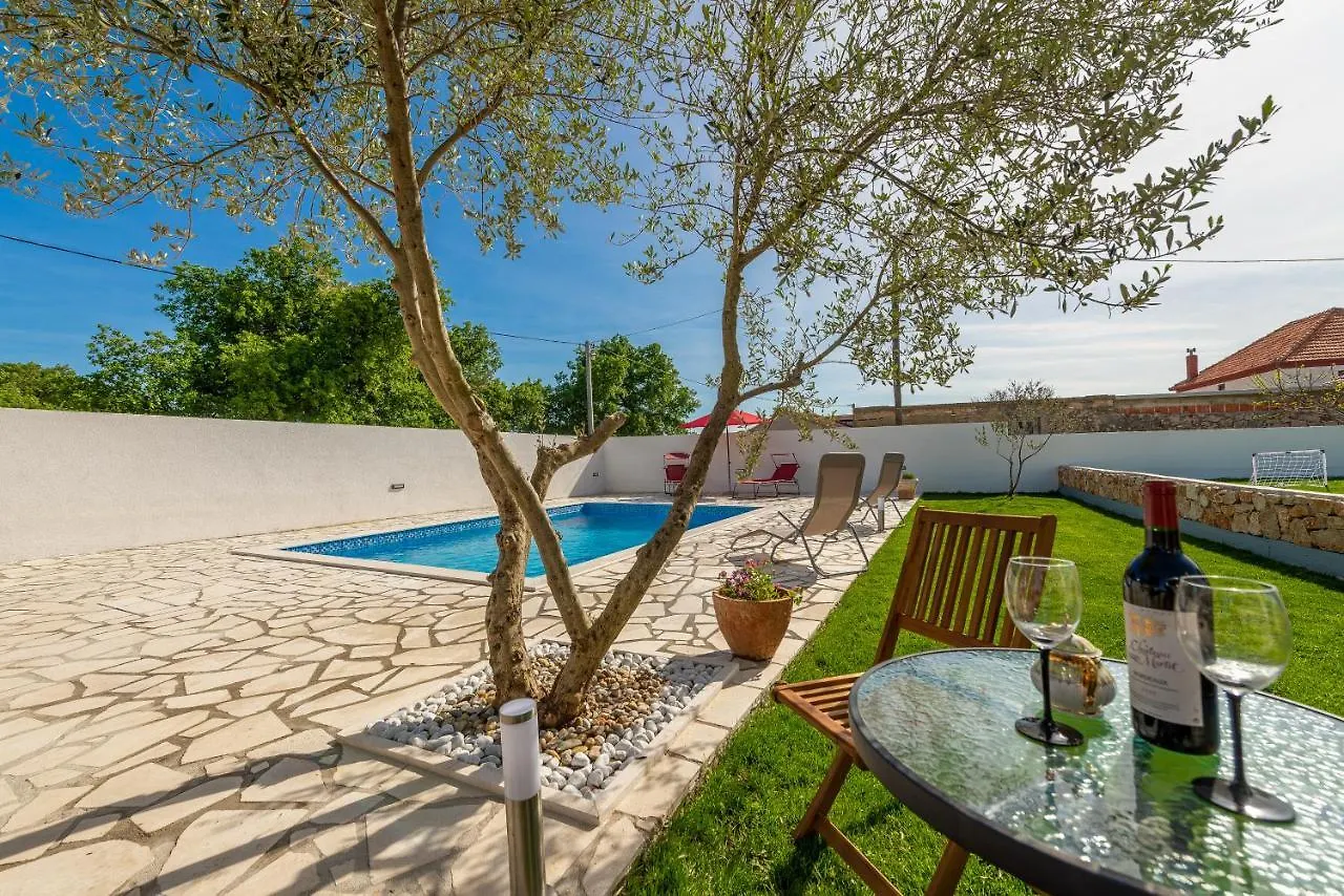Holiday home Home Idassa Zadar