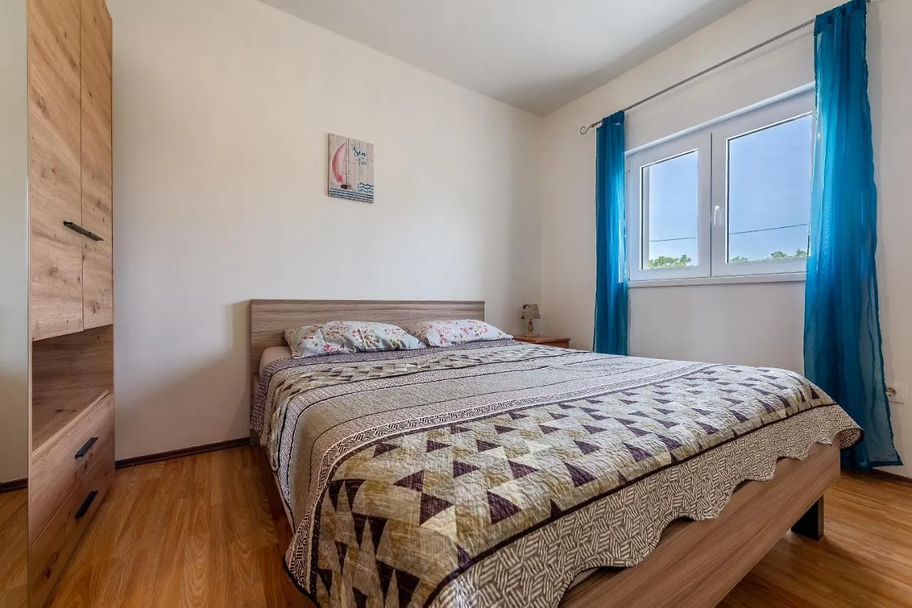 Holiday home Home Idassa Zadar
