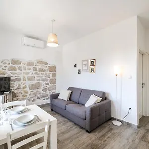 Pavle's Apartmán